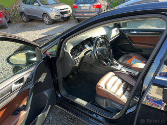 VOLKSWAGEN GOLF  1,6 TDi  77  Kw  PANO,TAŽ,ACC - 9