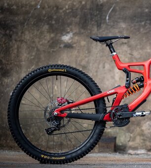 SANTA KRUZ Downhill Kolo 2025 Cena 310.000 Kč (12400 euro) - 9
