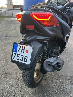 Yamaha XMAX 125-TECH MAX limitka, 12500km,rok 2022/05,2 maj - 9