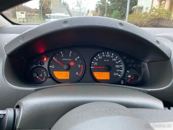 NISSAN NAVARA DOUBLE-CAB 2,5dci - 9