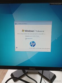 PC HP Intel i7 s Windows 7 a Monitorem - 9
