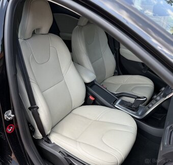 VOLVO V40 2.0 D3 Automat INSCRIPTION - 9