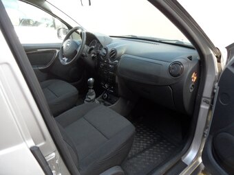 Dacia Duster 1.2 TCe,92kw,naj.79000km,serv.knížka - 9