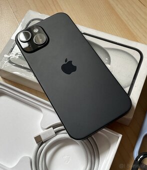 Apple Iphone 15 128GB Black -- KRÁSNÝ STAV - 100% baterie - 9