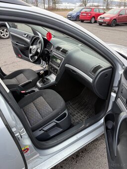 ŠKODA OCTAVIA COMBI II 4x4 1,6 TDi 77kW, klima, tažné - 9