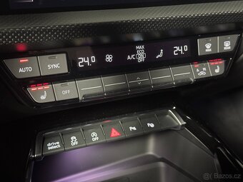 Audi RS3 2.5TFSi 299kW Performance 1 of 300 - 9