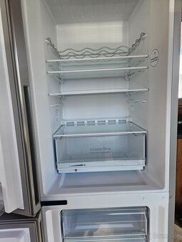 Stříbrná lednice Siemens - 9