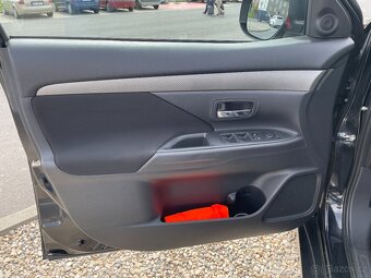 Mitsubishi Outlander 2.0i 16V/110kW - 9