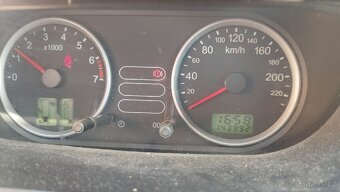 Ford fiesta 1.4 - 9