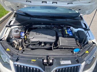 Škoda Octavia 3 kombi 1.8TSI DSG - 9