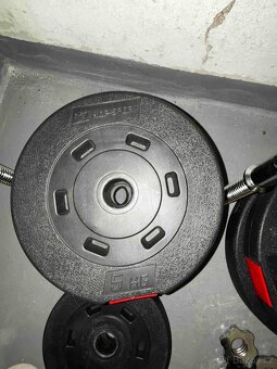 Posilovací lavice se závažím a osami - 9