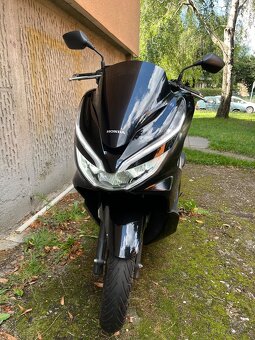 Honda PCX r. 2020 12 tis. nájezd - 9