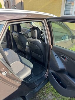 Hyundai ix35 původ CZ najeto 93200 km - 9