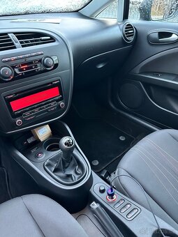 Seat Leon 1.6 TDI TOP STAV - 9