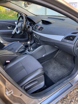 Renault Fluence 1.6 81kW 2011 Limited - 9