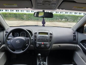 Kia Ceed 1.4i 80KW Rok Výroby 2010  Combi - 9