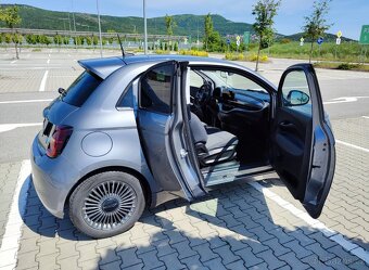 Fiat 500e Dolcevita 3+1 by Bocelli (42kWh) - 9