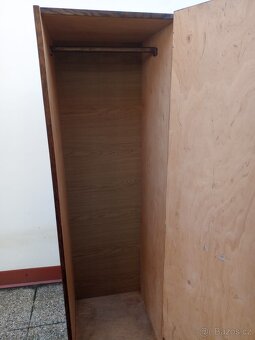 Starožitná skříňka, nábytek - 9
