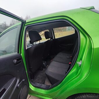 Mazda 2 benzín rok 2011 - 9