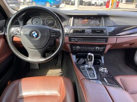 Prodám BMW f11 520i,  SPĚCHÁ 135kW, rok 2017, automat - 9