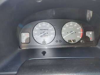 Peugeot Partner 1.8 1999 - na opravu nebo ND - 9