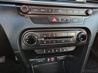 Kia Ceed SW Benzin Kamera Vyhř. volant Tažné Servis - 9