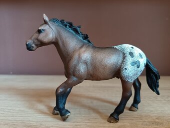 SCHLEICH SBĚRATELSKÉ FIGURKY KONĚ 168 - 9