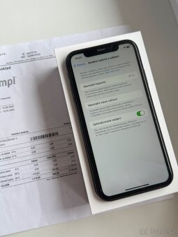 Apple iPhone 11 64GB - 9