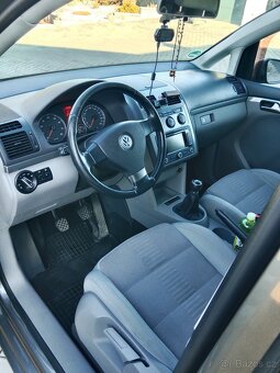 Vw Touran 1.4 TSi Highline R17 - 9