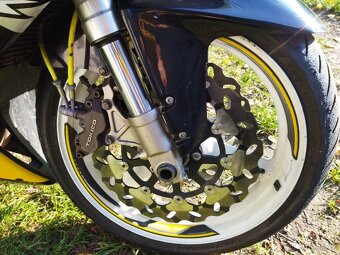 Suzuki GSX-R 750 K1 - 9