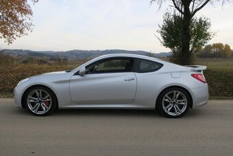 Hyundai Genesis Coupe 3.8 - 9