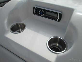 BAYLINER 742 CUDDY - 9