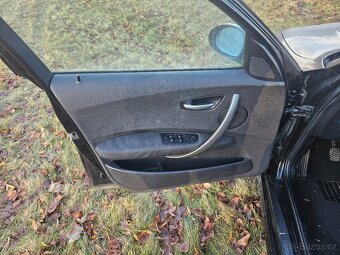 Prodám BMW 120D ,rok vyroby 2007 výborný motor, neponičeny i - 9