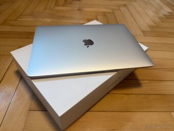 Apple MacBook Air M1 13,3", 16GB, 512GB - 9