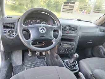 Volkswagen Golf 1.6 (2001) - 9