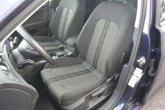 PRODÁM Volkswagen Golf VII 1.2TSi NAVI - 9