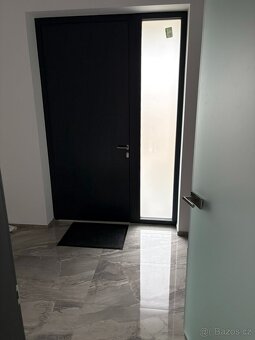 Luxusní novostavba s velkou zahradou - do 30min P+R Chodov - 9
