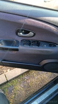 Mitsubishi carisma - 9