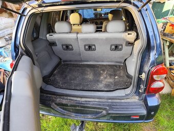Jeep Cherokee - 9