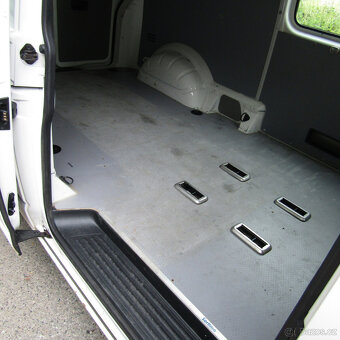 Volkswagen Transporter T5 2,0TDi 103kw, 6 MÍST, KLIMA, 2014 - 9