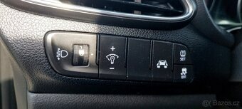 Hyundai i30 Fastback 1,4T GDi nové v ČR 1, majitel - 9