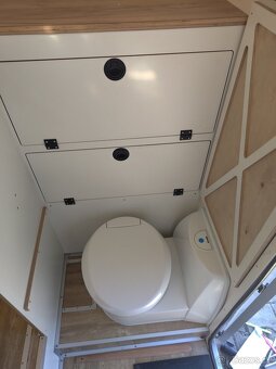 Obytná nástavba na pick up - 9