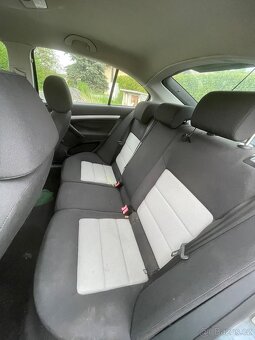 Škoda Octavia 1.6Mpi - 9