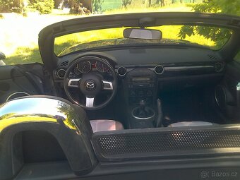 Mazda MX-5 roadster - 9