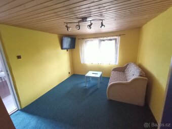 Pronájem chaty k celoročnímu bydlení - 9