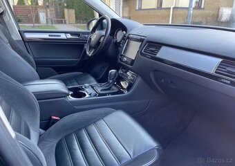 Volkswagen Touareg 3.0 V6 TDI BMT R-Style - 9