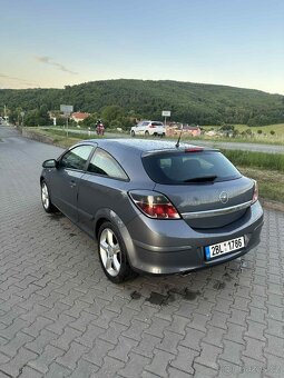 Opel Astra GTC 1.8 16V 103KW Pěkný Stav - 9