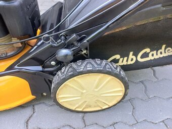 Sekačka benzínová 4-takt s pojezdem CubCadet, motor Kawasaki - 9