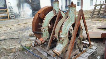 Hrotový soustruh TOS SU 80 A/3500 - 9