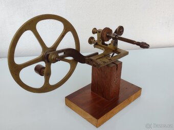 Stará hodinářská frézka - 9